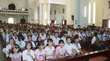 Hơn 1000 Em Thiếu Nhi Giáo Hạt Đông Nam Phú Thọ Hành Hương Năm Thánh Các Thánh Tử Đạo Việt Nam