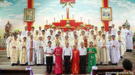 Thánh Lễ Tạ Ơn Của Ba Tân Linh Mục Tại Quê Hương Giáo Xứ Hoàng Xá