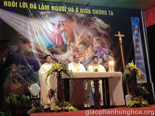 Đức cha Gioan Maria chủ tế Thánh lễ 