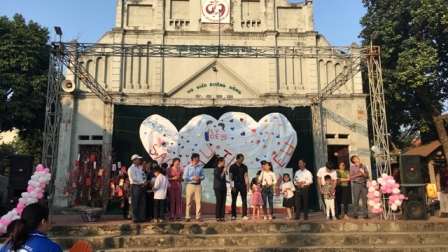 Họp mừng ngày Valentine với chủ đề Sắc Mầu Tình Yêu của giới trẻ và các gia đình trẻ giáo xứ Thuấn Nội