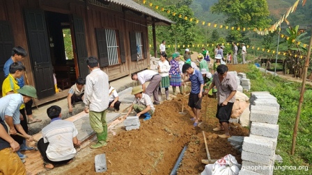 Giáo Họ Khe Nhồi: Hoàn Thành Con Đường Bê Tông Từ Đầu Bản Lên Đến Nhà Nguyện