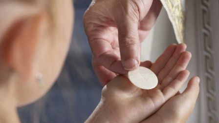 Vấn nạn cho phép rước lễ đối với người công giáo ly dị và tái hôn dân sự