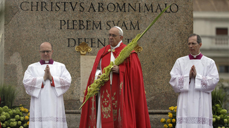 Đức Giáo Hoàng Phanxicô – Cử hành Chúa Nhật Lễ Lá – Kinh Truyền Tin tại quảng trường thánh Phêrô