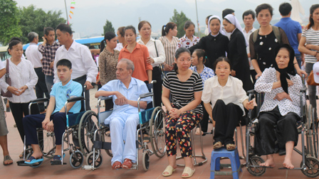 Ngày hành hương của anh chị em bệnh nhân tại Đền thánh Kính Lòng Chúa Thương Xót - Hoà Bình, ngày 28.04.2019