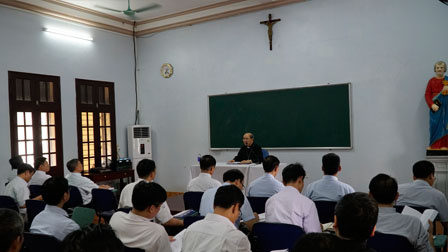 Khai mạc tuần thường huấn linh mục giáo phận Hưng Hóa, đợt I -2019, tại TTMV Hà Thạch, ngày 13.05.2019