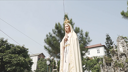 Video toàn cảnh giáo xứ Tình Lam rước kiệu và dâng hoa tôn vinh Đức Mẹ trong tháng hoa, ngày 19.05.2019