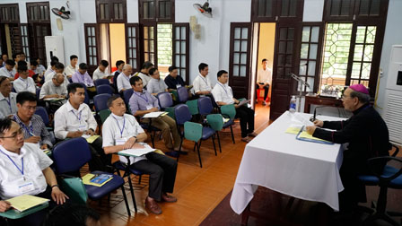 Hội nghị sơ kết công tác mục vụ 6 tháng đầu năm của giáo phận tại Trung tâm Mục vụ Hà Thạch, ngày 04-05.07.2019