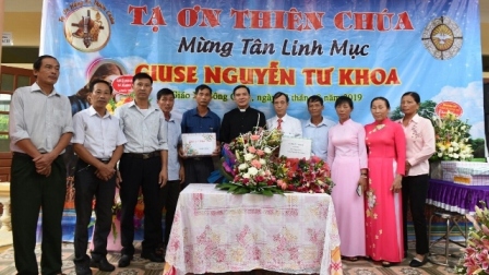 Thánh lễ tạ ơn của Tân linh mục Giuse Nguyễn Tư Khoa tại quê hương giáo xứ Sông Chảy