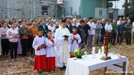 Thánh lễ tạ ơn và nghi thức làm phép đất khởi công xây dựng nhà xứ - giáo xứ Lạc Hồng