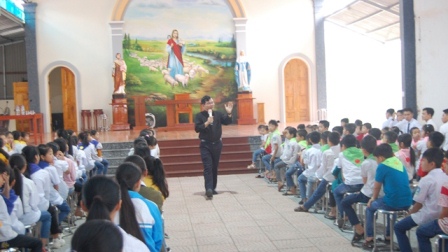 Mục vụ ơn gọi tại giáo xứ Vân Du nhân ngày lễ kính trọng thể các Thánh Tử đạo Việt Nam