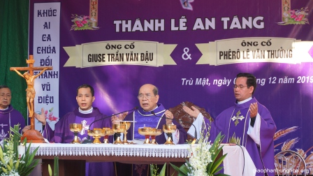 Thánh lễ an táng ông cố Giuse Trần Văn Đậu và ông cố Phêrô Lê Văn Thưởng tại giáo xứ Trù Mật