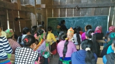 Giáo Xứ Mường Nhé: Lớp Học Chăm Sóc Sức Khỏe Sinh Sản Cho Chị Em Phụ Nữ Dân Tộc H'Mông