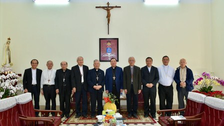 Các Đức Giám mục Giáo tỉnh Hà Nội họp mặt Tất niên năm Kỷ Hợi