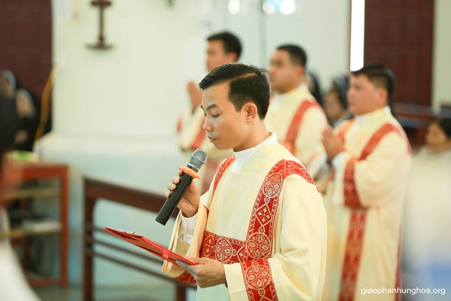 Tân phó tế Phaolô Lưu Hữu Tình bày tỏ tâm tình tạ ơn Thiên Chúa, cảm ơn quý Đức cha và cộng đoàn