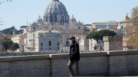 Tín hữu Công giáo Trung Quốc tặng khẩu trang cho Ý và Vatican