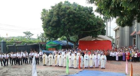 Thánh lễ khởi công xây dựng nhà học giáo lý tại giáo xứ Bãi Dòng