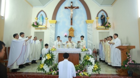 Thánh lễ làm phép và khánh thành việc tu sửa nhà thờ giáo họ Việt Lâm - giáo xứ Tân Quang