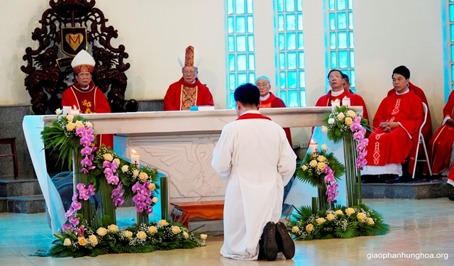 Cha Đaminh Hoàng Minh Tiến