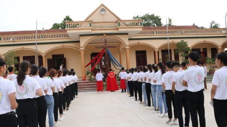 Giới trẻ giáo hạt Tây Nam Phú Thọ đón Thánh Giá Đại hội Giới trẻ Giáo tỉnh Hà Nội