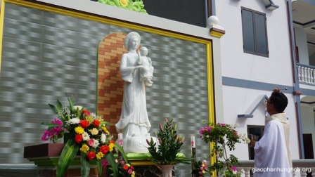 Giáo xứ Lạc Hồng: Thánh lễ tạ ơn và nghi thức làm phép tượng đài Đức Mẹ La Vang