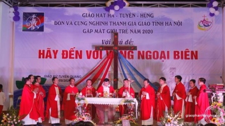 Những hình ảnh giáo hạt Hà Tuyên Hùng đón và cung nghinh Thánh Giá Đại hội Giới trẻ Giáo tỉnh Hà Nội