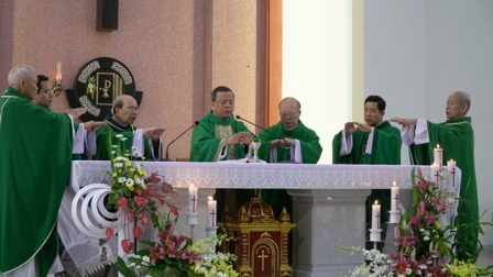 Hội Dòng Mến Thánh Giá Hưng Hóa tri ân Đức cha Gioan Maria, chào đón Đức cha Phêrô và mừng sinh nhật Đức cha Antôn