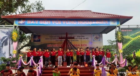 Giáo xứ Tân Quang, Vĩnh Tuy, Hàm Yên đón và cung nghinh Thánh Giá Đại hội Giới trẻ Giáo tỉnh Hà Nội