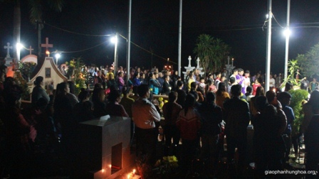Thánh lễ cầu cho các linh hồn tại vườn thánh giáo xứ Phú Hữu