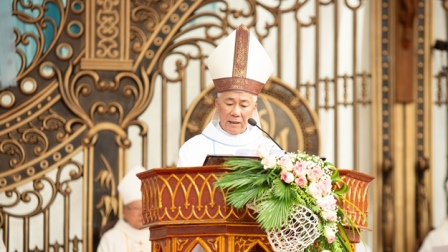 Bài giảng của Đức cha Anphong Nguyễn Hữu Long trong Thánh lễ khai mạc Năm Thánh giáo phận