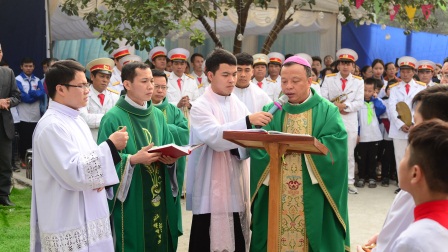 Thánh lễ tạ ơn hoàn thành việc trùng tu nhà thờ và khánh thành tháp chuông tại giáo họ Phượng Bãi - giáo xứ Tình Lam