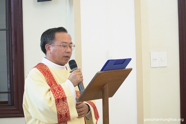 tân Phó tế Phêrô Nguyễn Văn Chiến, đại diện cho các tân Phó tế dâng lời tạ ơn Thiên Chúa