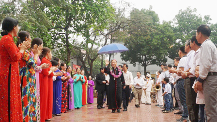 Đức cha Phêrô Nguyễn Văn Viên thăm mục vụ và dâng lễ Chúa nhật V Mùa Chay tại giáo xứ Cần Kiệm