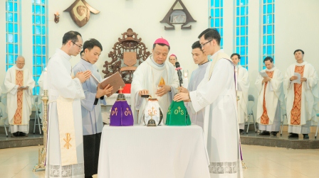 Giáo phận Hưng Hóa: Thánh lễ Truyền Dầu tại nhà thờ Chính tòa Sơn Lộc năm 2021