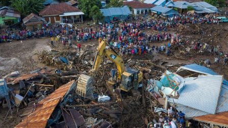 ĐTC cầu nguyện cho các nạn nhân lũ lụt ở Indonesia và Đông Timor