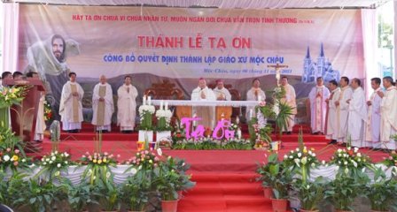 Thánh lễ Tạ Ơn và công bố quyết định thành lập giáo xứ Mộc Châu