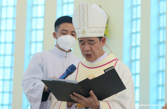 Đức Tân Giám mục Đaminh Hoàng Minh Tiên dâng lời tri ân