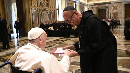 Đức Thánh Cha tiếp các giáo viên và sinh viên của Đại học Giáo hoàng Thánh Anselmo (Vatican Media)