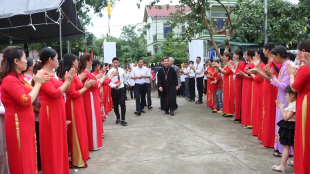 Thánh lễ tạ ơn cắt băng khánh thành và làm phép nhà thờ giáo họ Gia Áo - giáo xứ Thanh Uyên