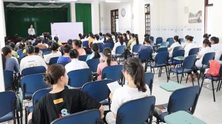 Ngày đầu tiên của 75 em dự tu trong khóa học hè 2022 tại Hội Dòng Mến Thánh Giá Hưng Hóa