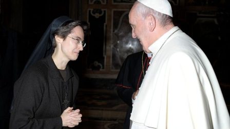 ĐTC và sơ Raffaella Petrini, Tổng Thư ký Phủ Thống đốc thành Vatican 