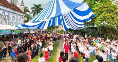 Giáo xứ Tân Quang : Hội chợ hè "Vui cùng Giêsu"