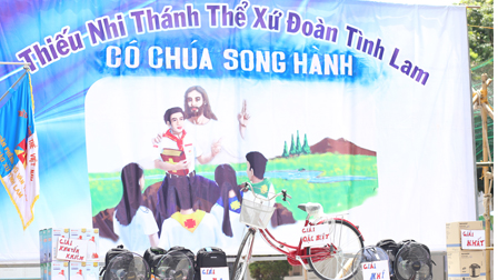 Giáo xứ Tình Lam tổ chức hội chợ thiếu nhi Thánh Thề kết thúc hè năm 2022
