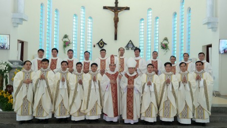 Giáo phận Hưng Hóa: Thánh lễ Truyền chức Linh mục 2022