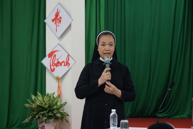 Dì Tổng phụ trách Maria Mai Thị Hà có lời huấn dụ và tuyên bố khai mạc