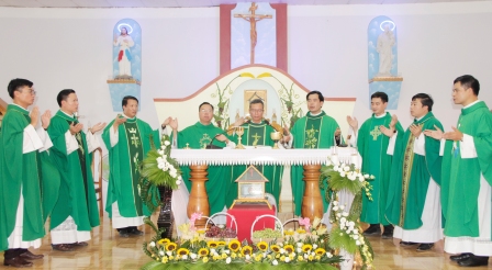 Giáo xứ Mường La hân hoan tổ chức ngày chầu lượt thay mặt Giáo phận