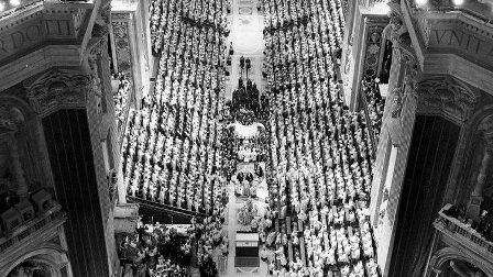 Thánh Gioan XXIII khai mạc Công đồng Vatican II (11/10/1962) (Archivio Fotografico Vatican Media)