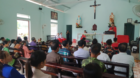 Giáo xứ Vân Du thăm giáo họ kết nghĩa Làng Hua nhân dịp khánh nhật truyền giáo