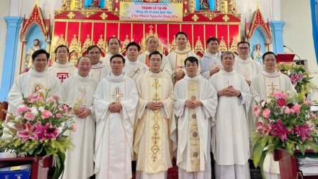 Thánh lễ tạ ơn mừng hồng ân 15 năm linh mục của cha Phêrô Nguyễn Đình Đền