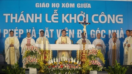 Thánh lễ khởi công, làm phép và đặt viên đá xây dựng nhà thờ giáo họ Xóm Giữa - giáo xứ Tiên Kiên