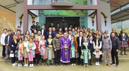 Giáo xứ Tuyên Quang thăm giáo họ kết nghĩa Suối Bu